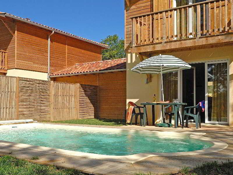 Madame Vacances - Residence Du Golf D'Armagnac Eauze Exteriör bild